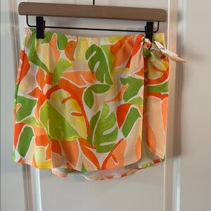 NEW WITH TAGS 🏷️Old Navy Hi Waisted Swim Skort Tropical Leaf Print